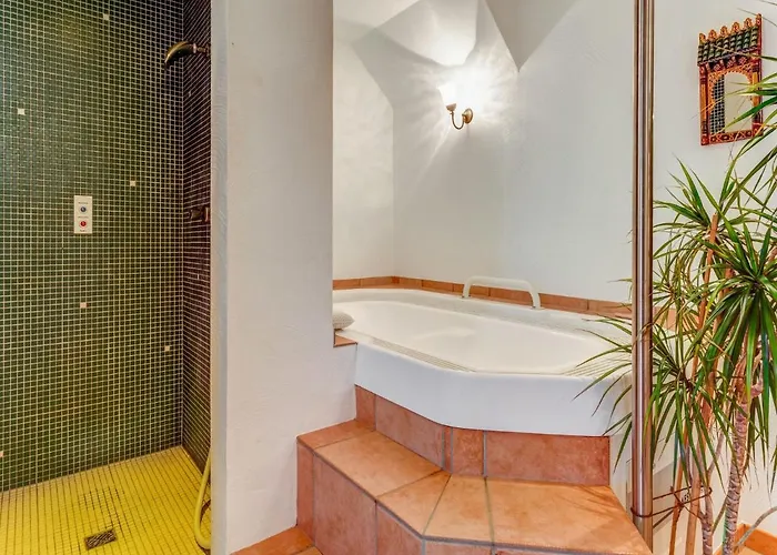 شقة With Wellness Oasis